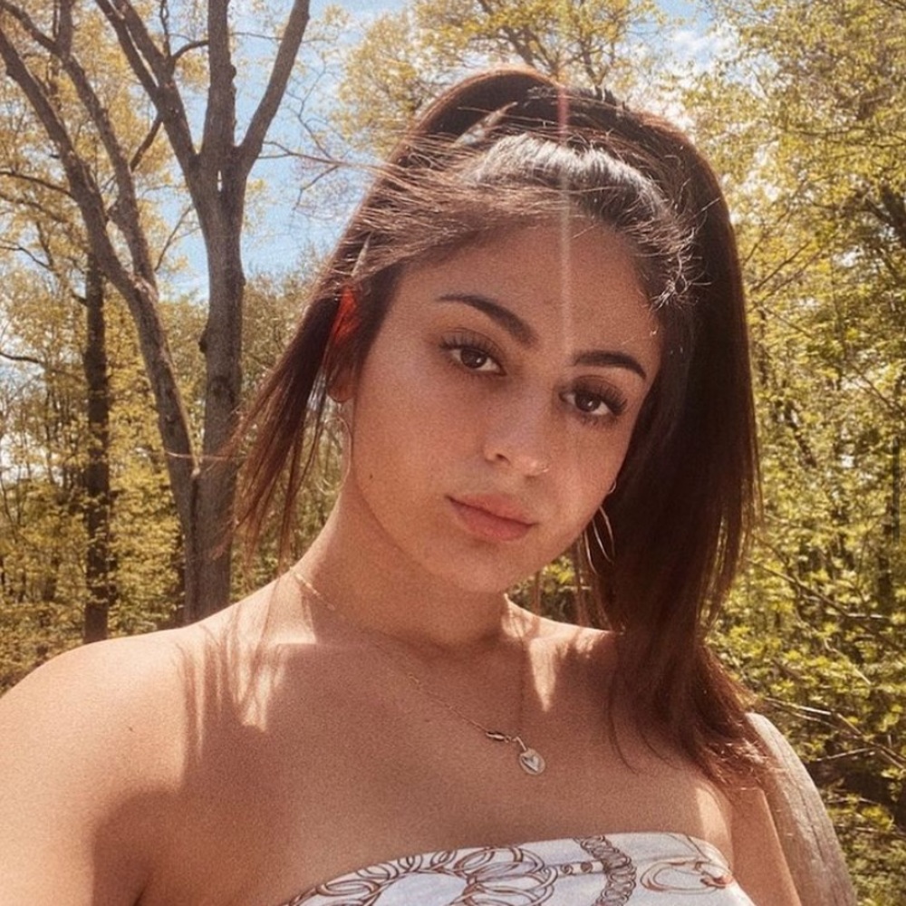 Meet your Posher, Maya